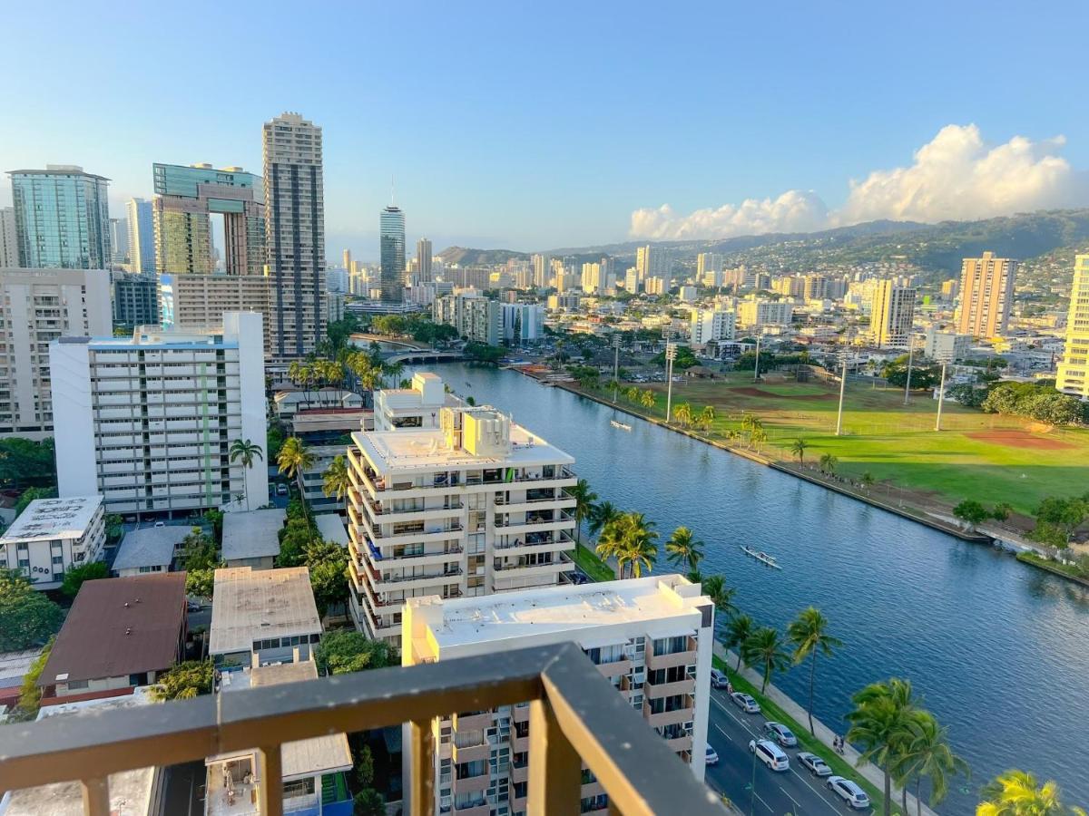 Charming Royal Garden Condo Honolulu Exterior photo