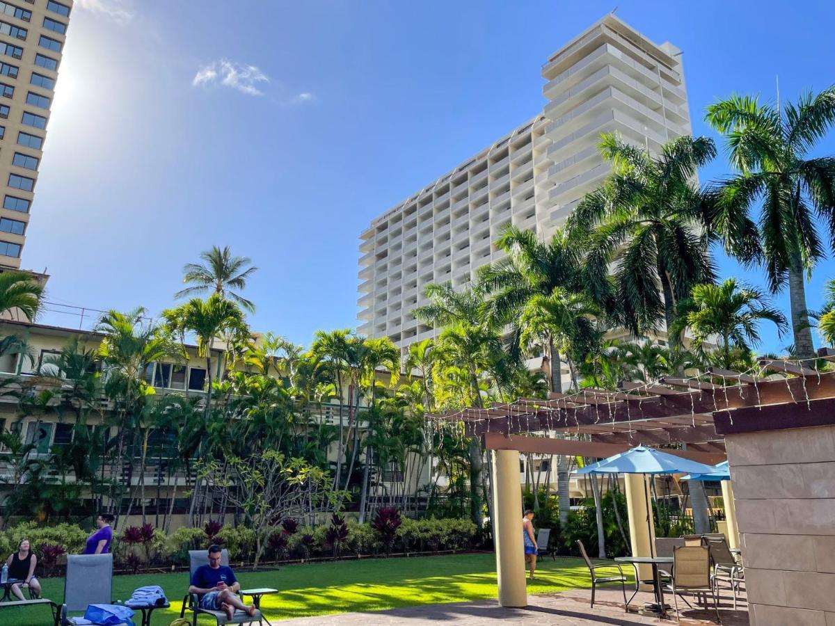 Charming Royal Garden Condo Honolulu Exterior photo