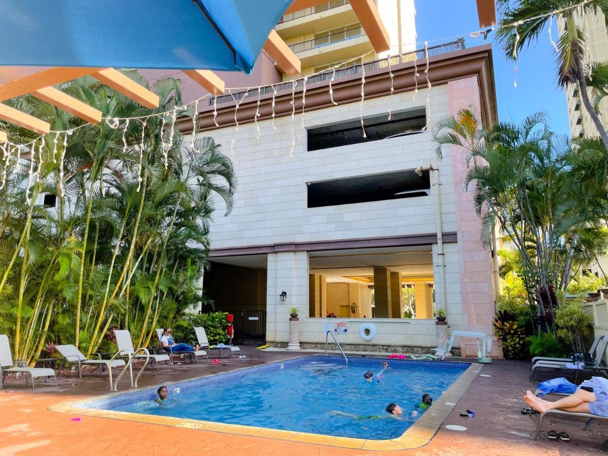 Charming Royal Garden Condo Honolulu Exterior photo